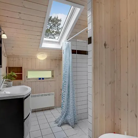 2 Bedroom Lovely In Thisted Holiday home Norre Vorupor